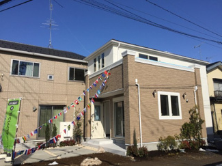 【外観】 | 落ち着いた雰囲気の外観です。日当たり良好です。