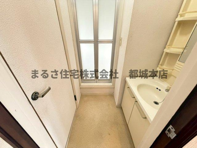 サンハイツ都城の独立洗面台