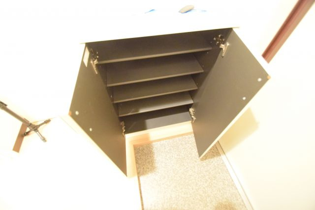 ミリアビタ№１３の内装|シューズボックスがあります