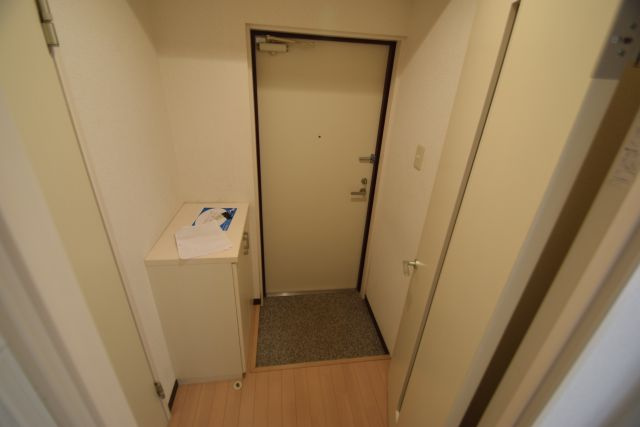 ミリアビタ№１３の玄関|明るい玄関です