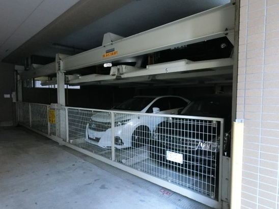 【駐車場】
