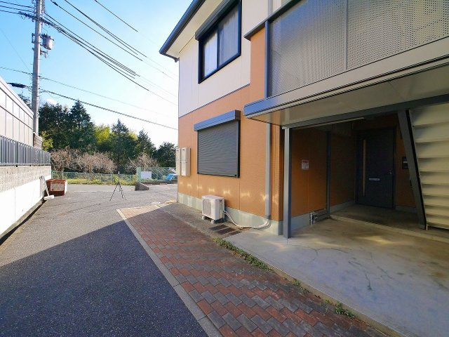 サンシャイン高円のその他共用部分|明るい共有スペース