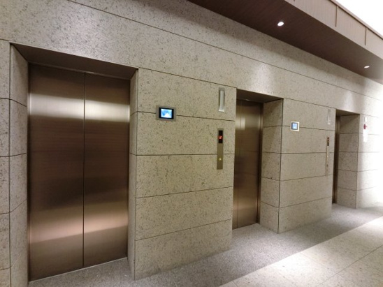 【エントランス】エレベーター