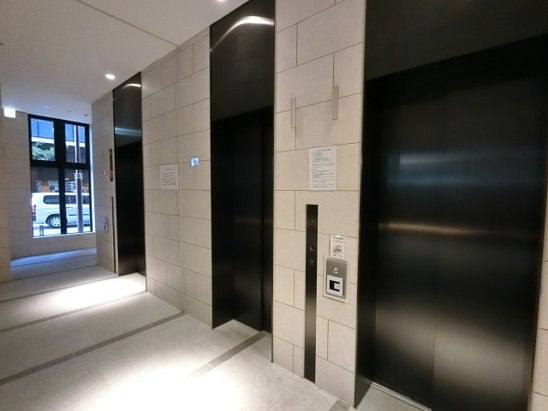 【エントランス】エレベーター