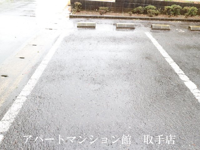 シティハイムやまとの駐車場