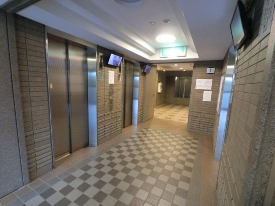 【エントランス】エレベーター