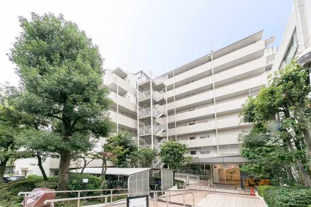 トーカンマンション加賀公園の外観
