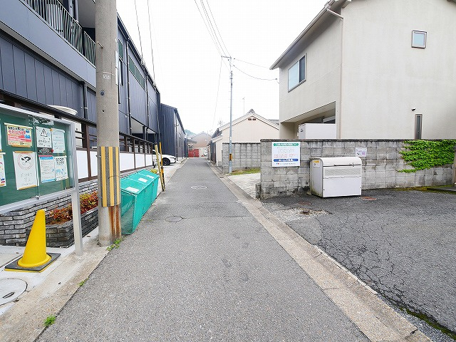 ホームズ飛鳥の周辺