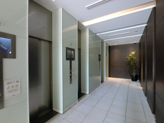 【エントランス】エレベーター