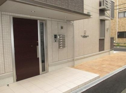 グリーンコートのエントランス|落ち着いたエントランスです