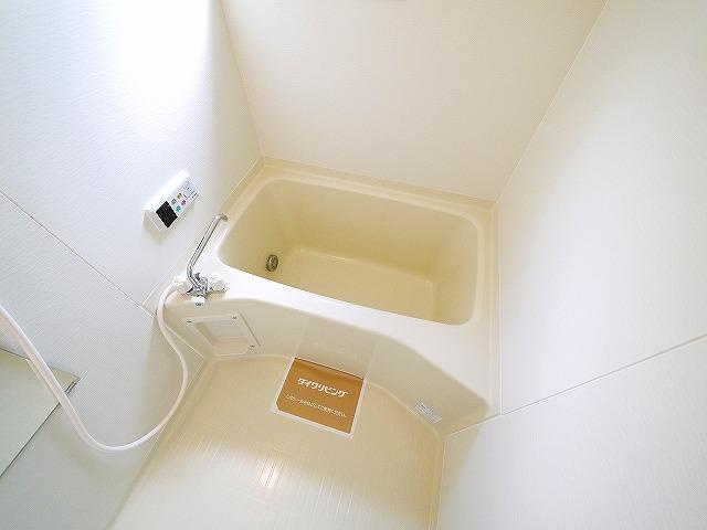 ラフィーネ結崎　Ｂ棟の浴室|窓付きなので換気もしやすいです