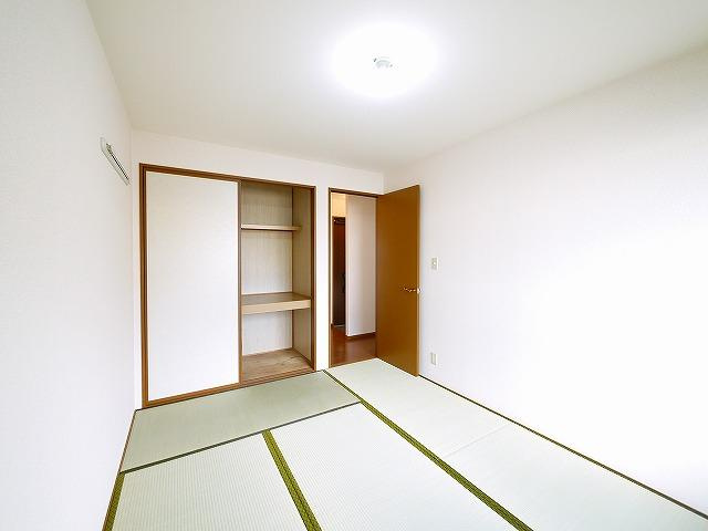 ラフィーネ結崎　Ｂ棟の和室|フローリングだけでなく、和室もあります