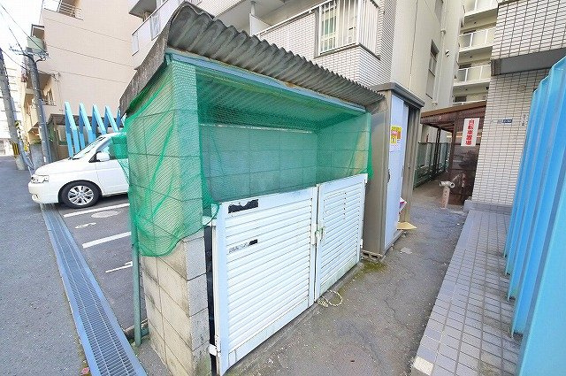 白樺ハイツ大宮Ⅲのその他共用部分|ゴミを捨てる集合ゴミ捨て場。