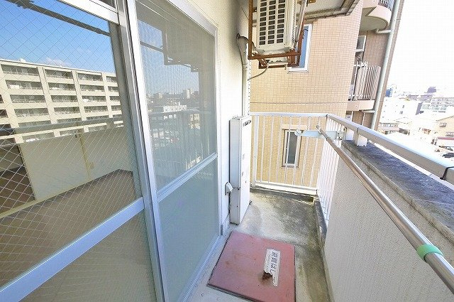 白樺ハイツ大宮Ⅲのバルコニー|洗濯物もしっかり干せますよ。