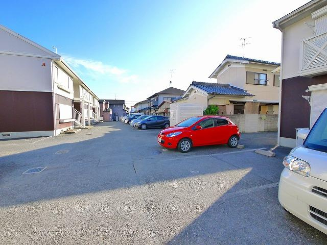 シティライフ　Ｂ・Ｃ棟の駐車場|駐車場があるので、車を買う予定の方も安心です