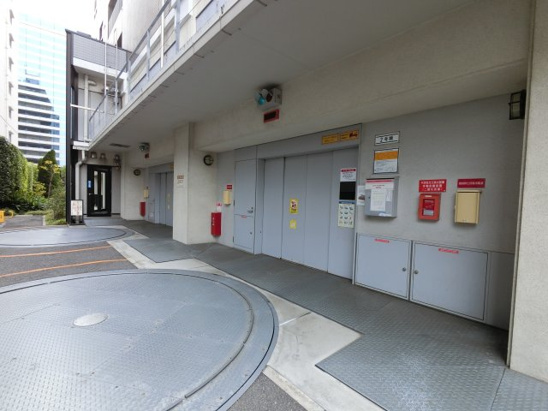 【エントランス】