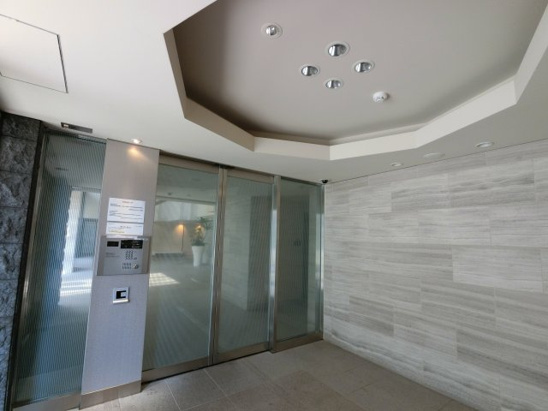 【エントランス】