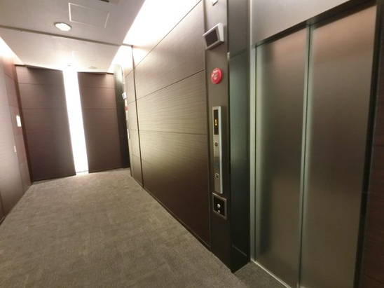 【エントランス】エレベーター