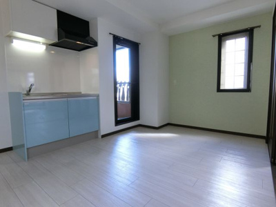 【洋室】 | クレセントコート