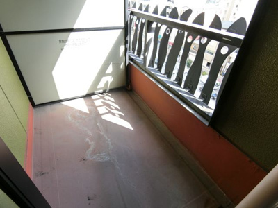 【バルコニー】 | クレセントコート