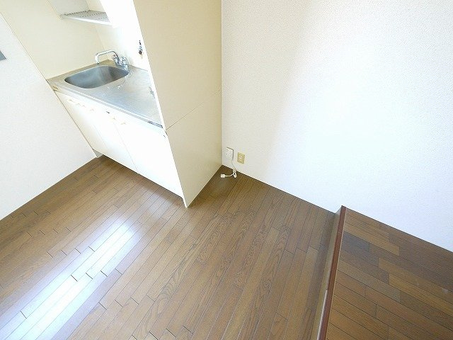 米田マンションのキッチン|コンパクトなキッチンで掃除もラクラク