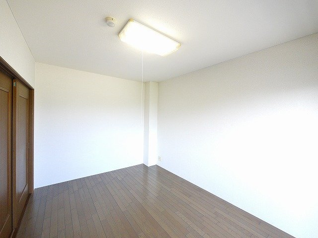 米田マンションの寝室|使い勝手のいい寝室です