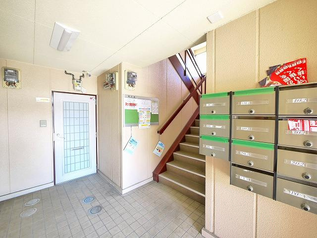 米田マンションのエントランス|ゆとりのあるエントランスです