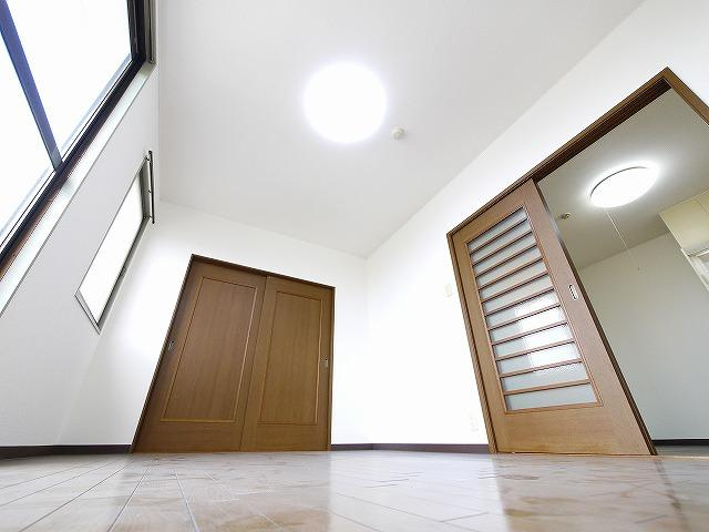 米田マンションの居間・リビング|ゆったりとした居間です