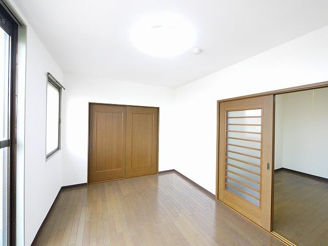 米田マンションの洋室|使い勝手のいい洋室です