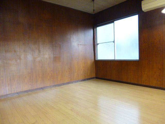 小手指南2丁目貸家の洋室