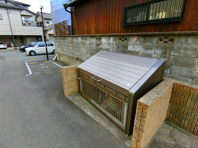 アビタシオン　シャンゼリゼの周辺