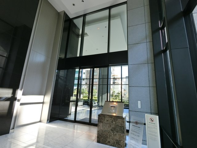 【エントランス】