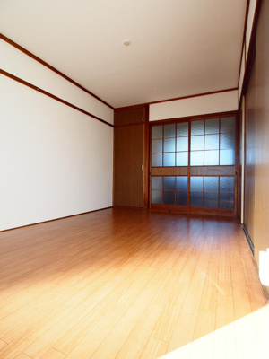 【洋室】 | 初芝マンション