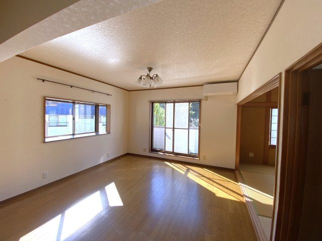 小沼邸の居間・リビング