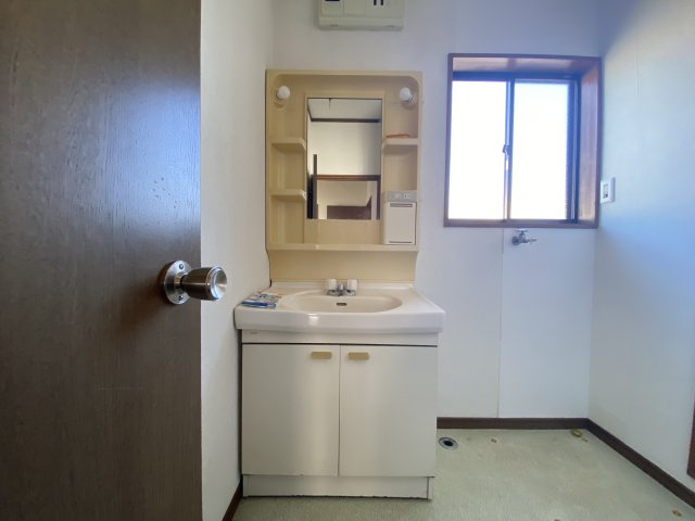 小沼邸の独立洗面台