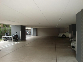 【駐車場】