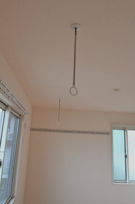 【設備】 | スマイルタウン B | 室内物干し器。梅雨・花粉の時期に大活躍！