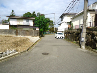 【前面道路含む現地写真】