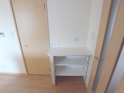 【内装】 | フォンターナ江井島 | 棚（リビング）