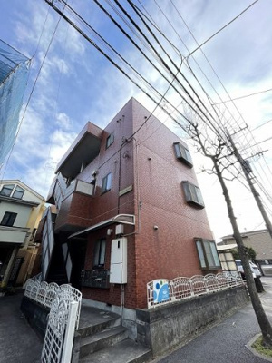 【外観】 | メゾン ドゥ マローネ | ペットOK♪小田急線「読売ランド前」駅・「百合ヶ丘」駅徒歩圏内の3階建てマンションです☆駅前には、スーパー・コンビニ・銀行などがあり便利です☆