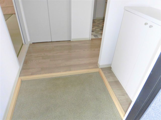 グリーンパークはやのA棟の玄関