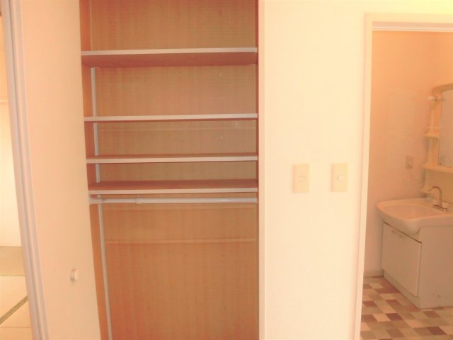 グリーンパークはやのA棟の収納