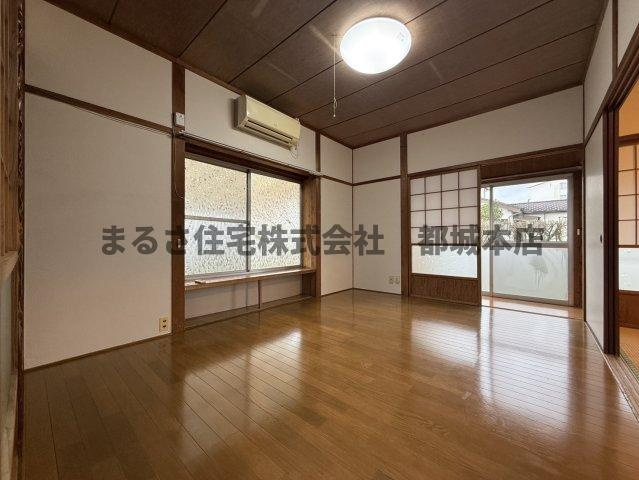 松元十一貸家の洋室