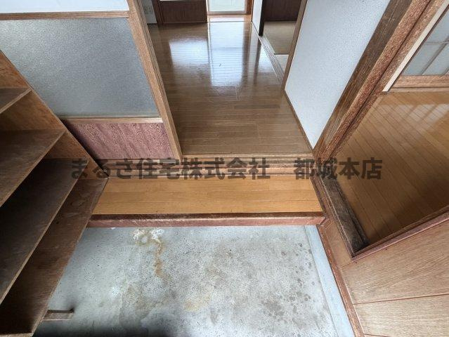 松元十一貸家の玄関