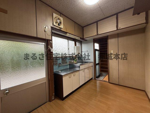 松元十一貸家の居間・リビング