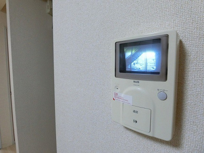【セキュリティ】 | ピアコート | 防犯対策に有効なカメラ付きインターホン！事前に来訪者の確認が出来るので慌てませんね♪一人のお留守番でも安心☆