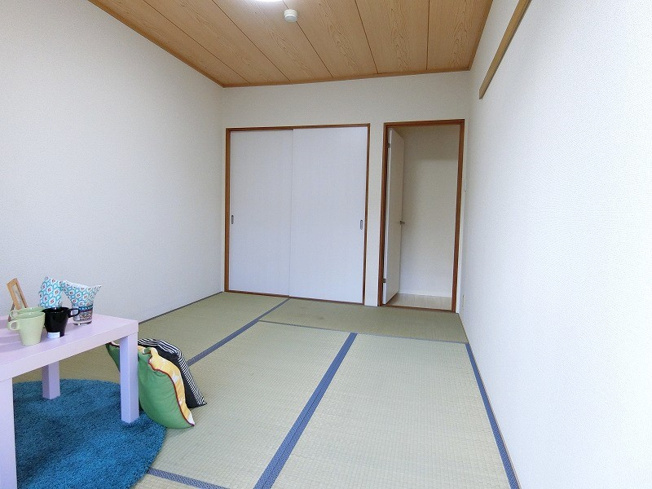 【寝室】 | ピアコート | 南向き和室6帖☆押入れのあるお部屋です！寝具をすっきり収納できるので和室は寝室にもオススメ☆