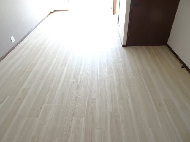 ラポールおおいＡの居間・リビング