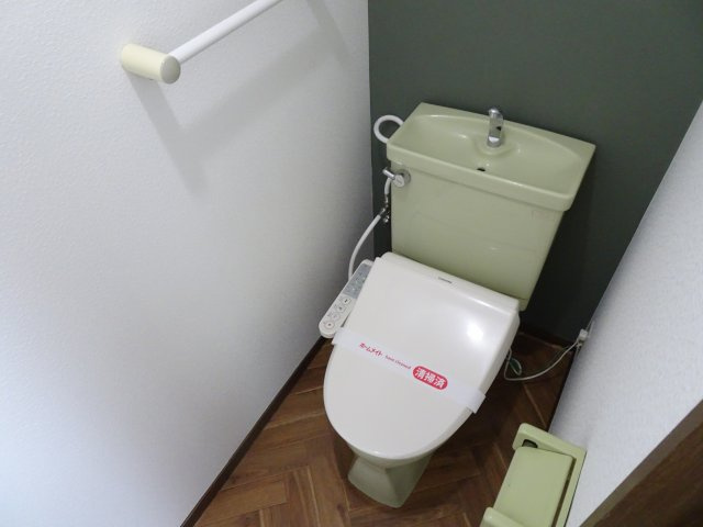 ラポールおおいＡのトイレ