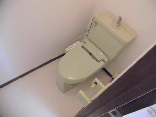 ラポールおおいＡのトイレ